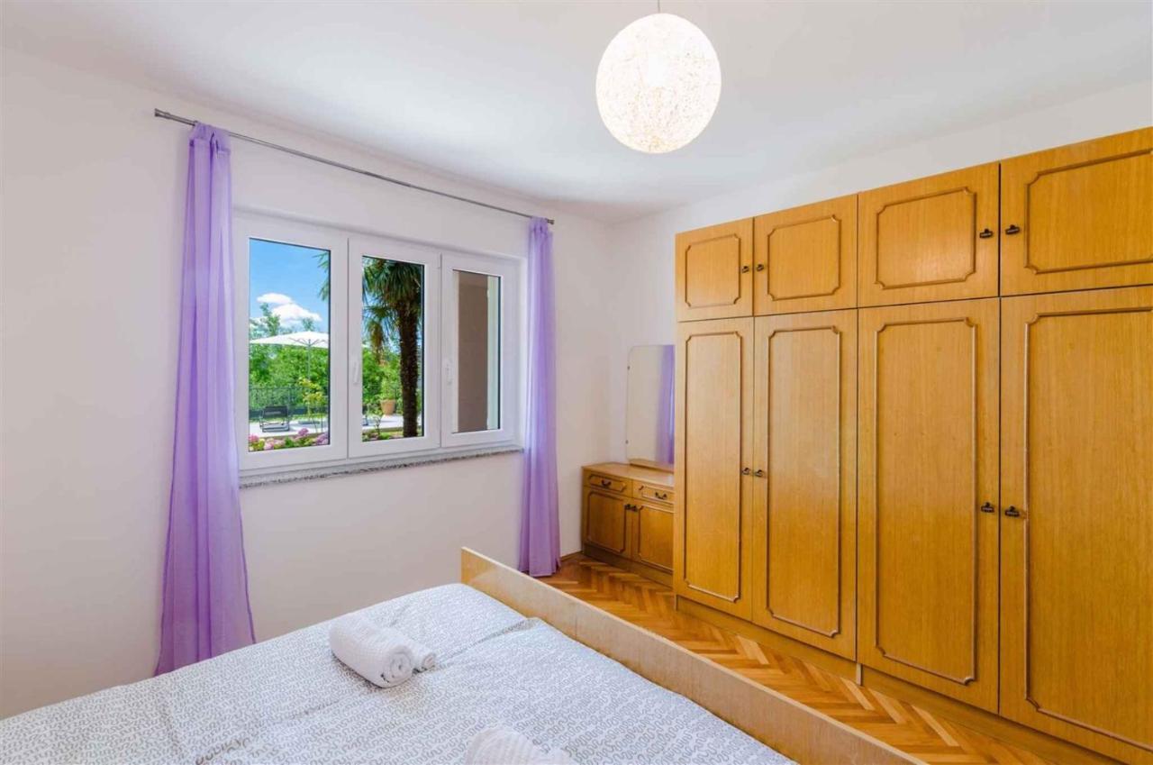 Apartment In Crikvenica 5267 Eksteriør bilde